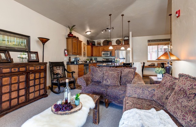 Enjoy Luxury Community Amenities, Pet-friendly & Free Shuttle- Near Utah Olympic Park!