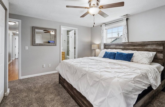 Enjoy our comfy & cozy home to escape and relax - but still close to the city!