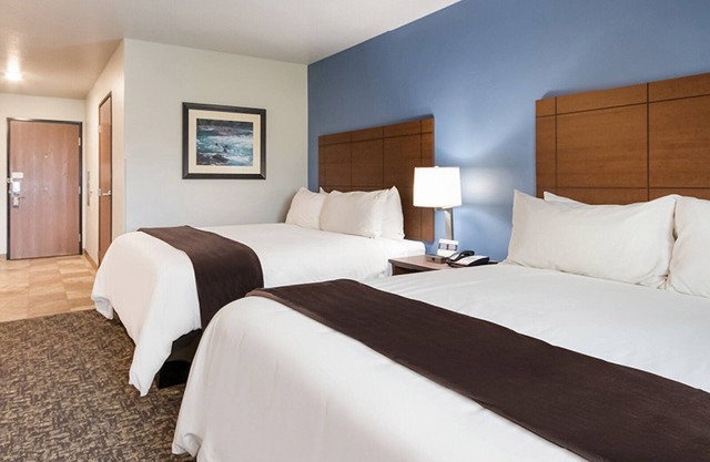 Enjoy Pet-Friendly Room with Kitchen - Your Colorado Springs Hideaway