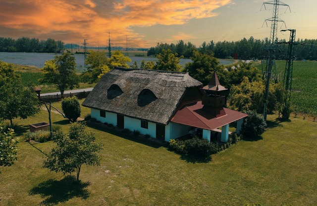 Enjoy the quiet nature in our unique house.