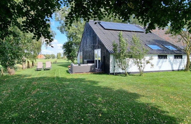 Enjoy the tranquility of the Frisian countryside at Sleeping at Bonanza