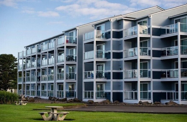 Enjoy this 2nd floor condo with amazing views of the coast in Lincoln City!