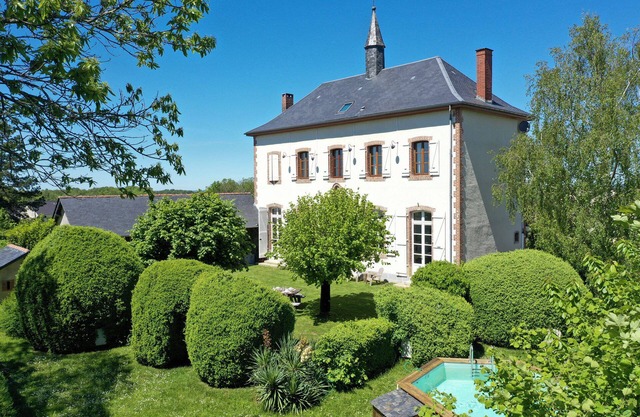 Enjoy your holiday in a former school in the French Limousin