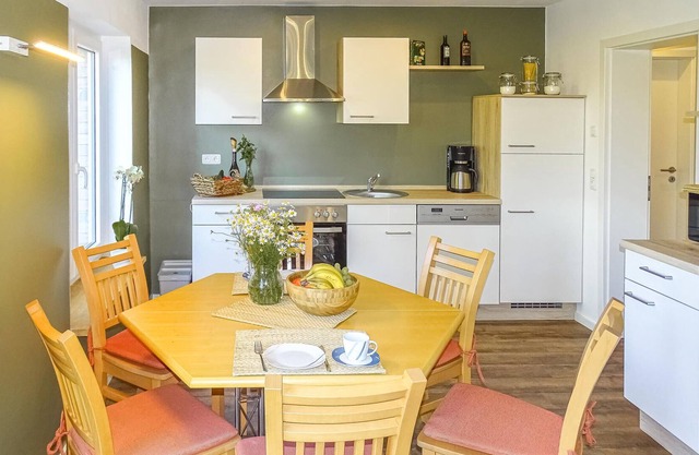 Enjoy your vacation in Mecklenburg-Vorpommern, between Schwerin and Wismar. The modernized semi-deta