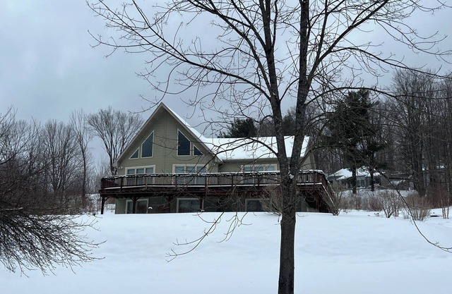 Enjoyable 5-bedroom house with WiFi in charming Cortland