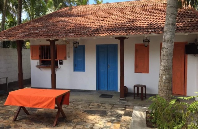 Enjoyable bed & breakfast with AC in Dondra - 2 bedrooms