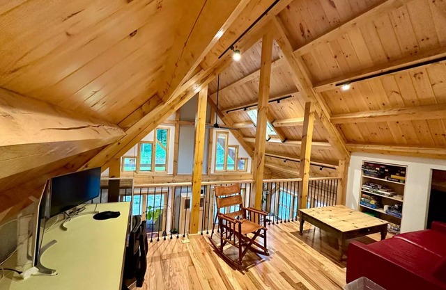 Ensō House - Quiet Getaway with Hot Tub /Rec Roomnn