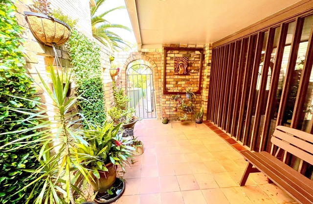 Entertainers Delight - minutes from cafes & shops