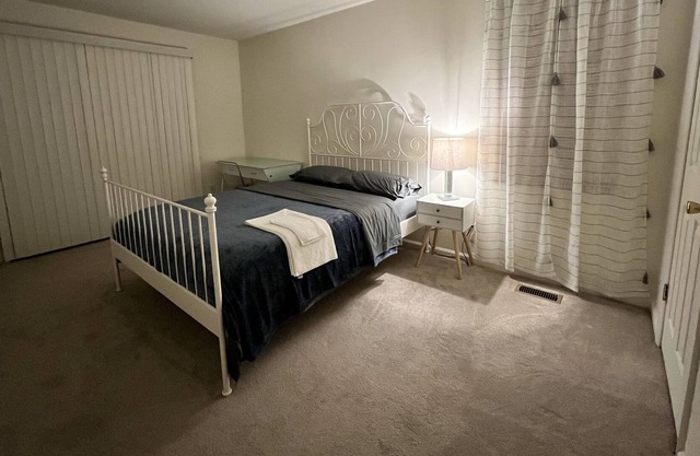 Entire 2 Bed 2 Bath Spacious Townhouse Condo