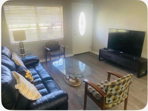 Entire 4 Bedroom Home in Winter Park FL