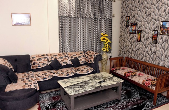 Entire cozy 2 BHK apartment with AC, WiFi ,Park facing in Lajpat nagar New Delhi
