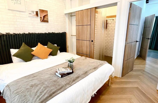 Entire floor,Decorated cozy home, near Grand Palace