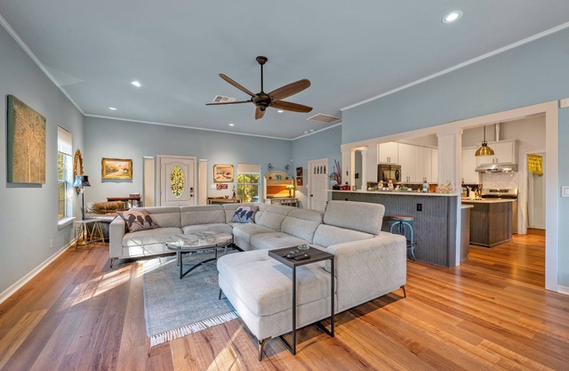 Entire Home! Fantastic Kitchen! 3 Full Baths
