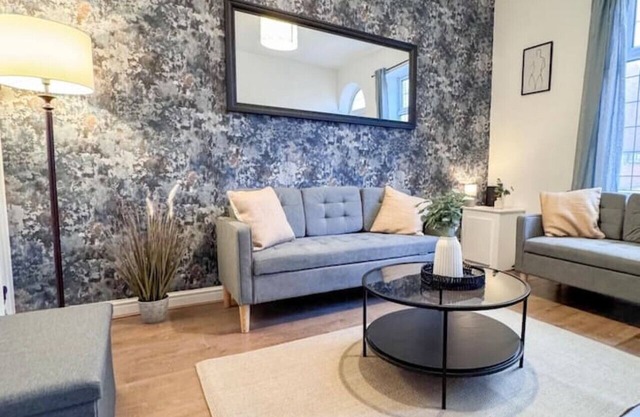 Entire Home | WiFi | Free Parking | Great Location