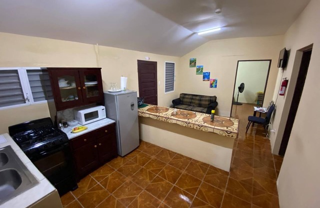 Entire House - Affordable, Safe, Clean, Gated, 10 mins from Intl Airport