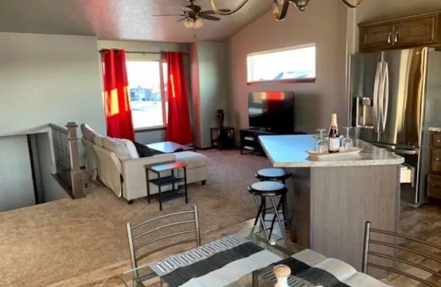 ENTIRE House in Suburbs 10 min from city center