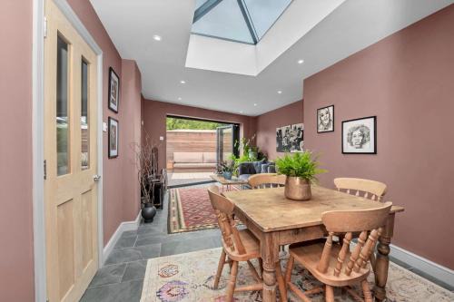 Entire spacious house in BSE