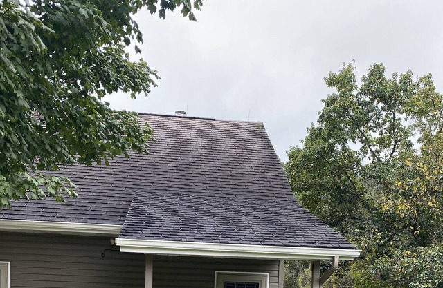 Entire Studio Apartment. Country Setting Near Koontz Lake