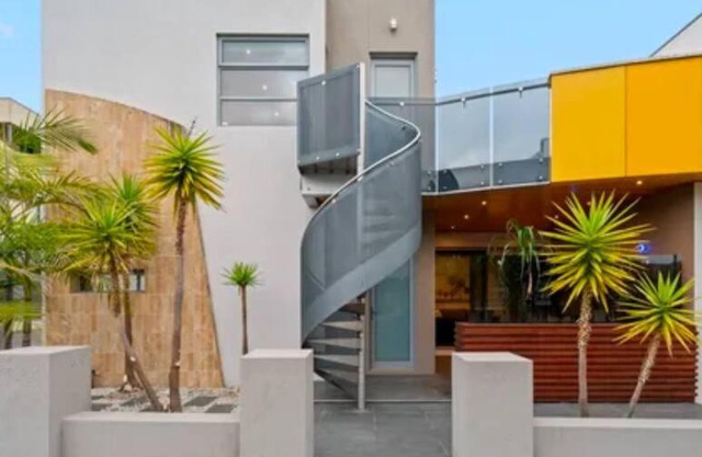 Entire studio with balcony