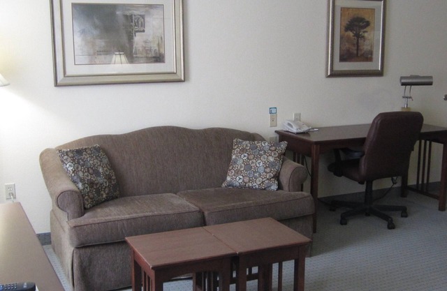 Equipped Suite | Business Center, Free Daily Breakfast + Indoor Pool