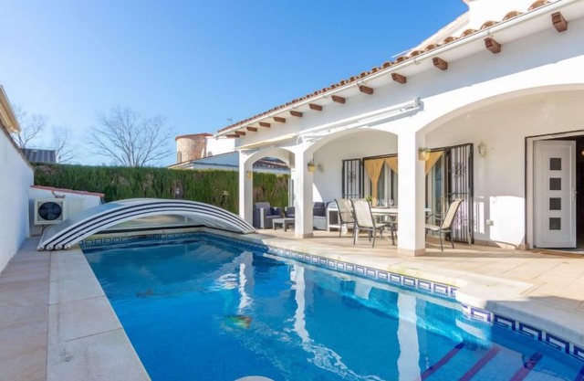 Erbanozi by Interhome