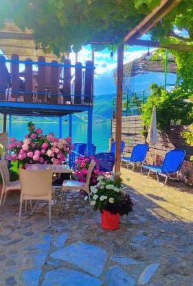 ERDA LAKESIDE Guesthouse