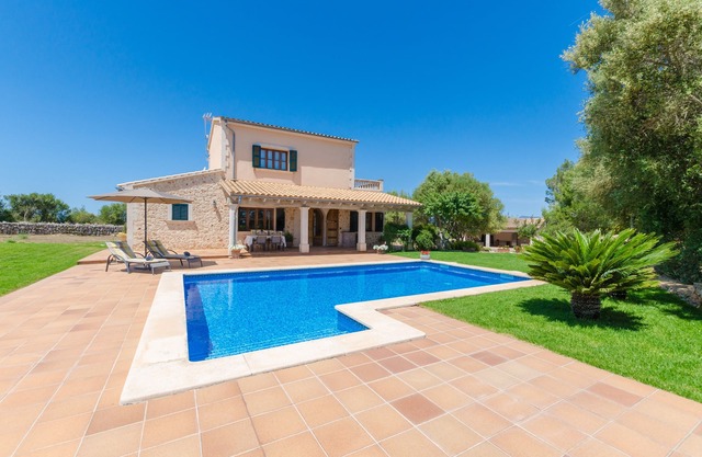 ES VEDAT 6 - Villa with private pool in Lloret De Vistalegre. Free WiFi