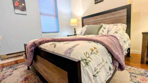 Escape on Hambright's Alley! Walk 2 everything! Cyclists Welcome! 1st Fl Unit A