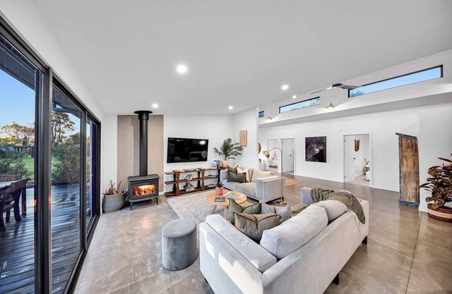 Escape to a unique house located in the world-renowned surf spot of Bells Beach!