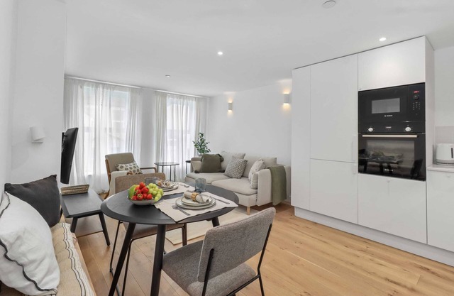 Escape to Luxury Stylish Apartment in Eastbourne