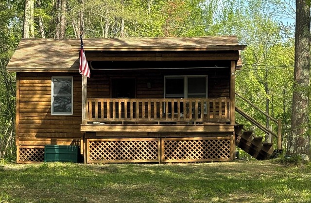 Escape to our cozy Winthrop cabin on Dexter Pond