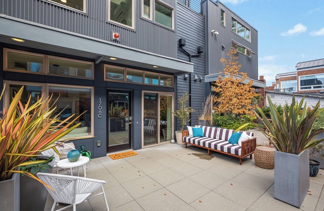 Escape to this townhome, near Alki Beach