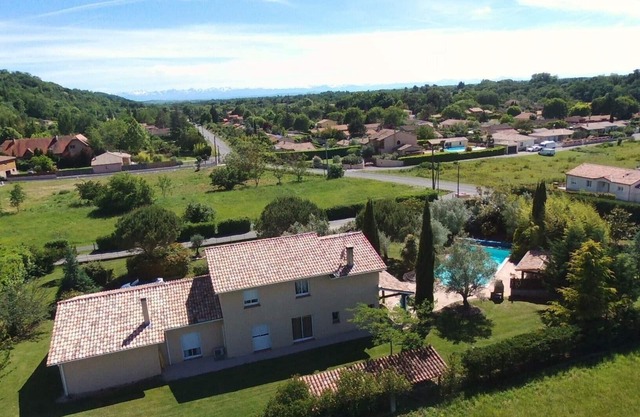 Estantens: House/Villa - Estantens