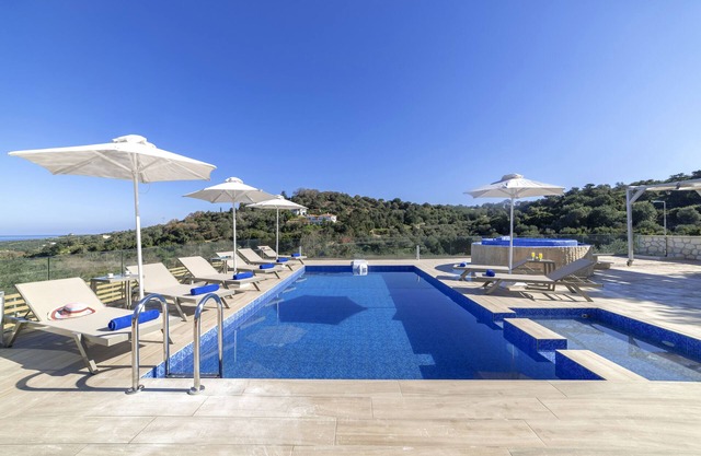 Etesians Villa, Heated Pool & Spa Whirlpool, BBQ
