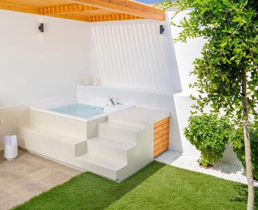 ETHOS Luxury Home - Seaview Villa with Hot-Tub!