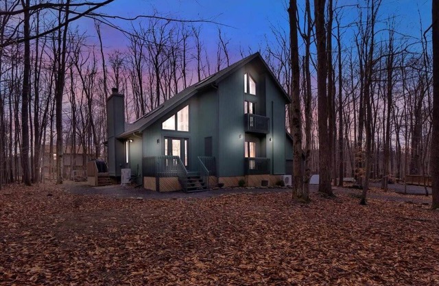 Evergreen Lodge | Hot Tub | Wi-Fi | Fireplace