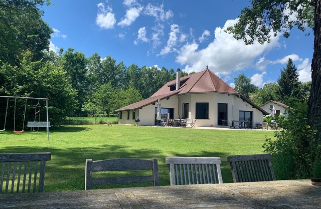 Exceptional waterfront property - Lac de Paladru