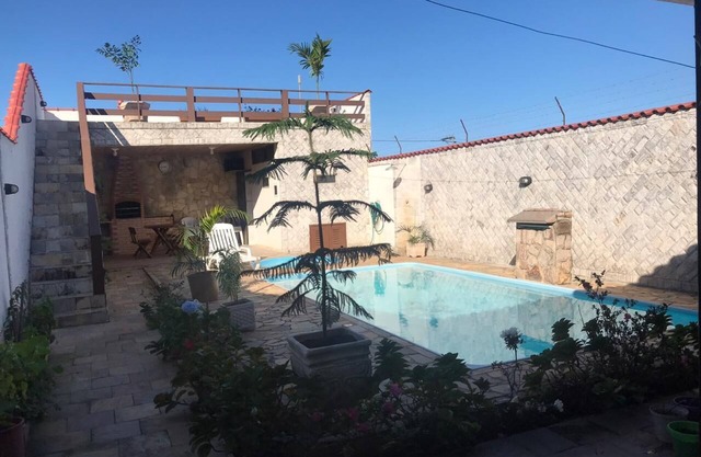 Excellent house with pool, close to the beach