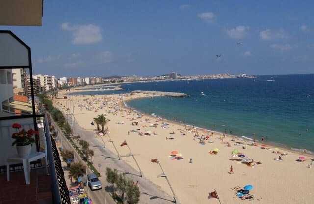 Exceptional location, 1st line of the sea, 86m2 apartment with terrace