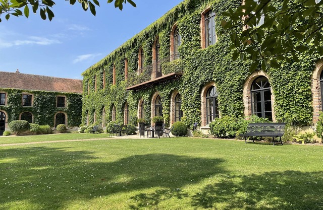 Exceptional and atypical residence 1h30 from Paris