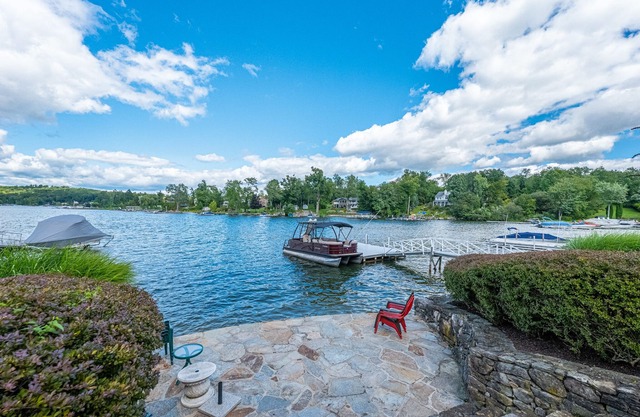 Exceptional Beauty On The Water! Candlewood Lake - Danbury, CT