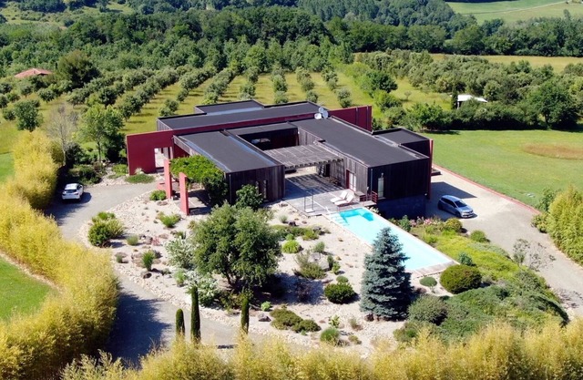 Exceptional modern home in rural setting with amazing views - private pool & gym