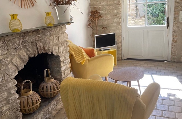 Exceptional: typical Corsican stone house with a professional jacuzzi