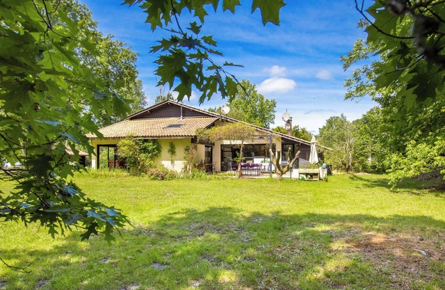 Exceptional Villa – Elegance, Light & Nature in the Heart of Médoc