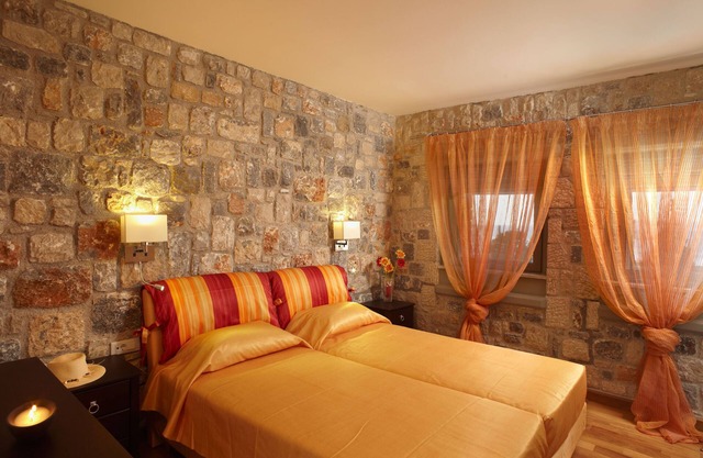 Exclusive 3 bedroom villa with private heated pool, villa Eleana