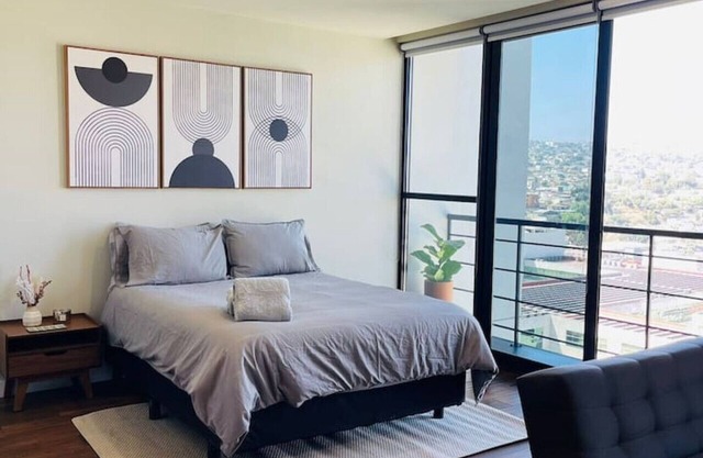 Exclusive apartment in Av. Revolution