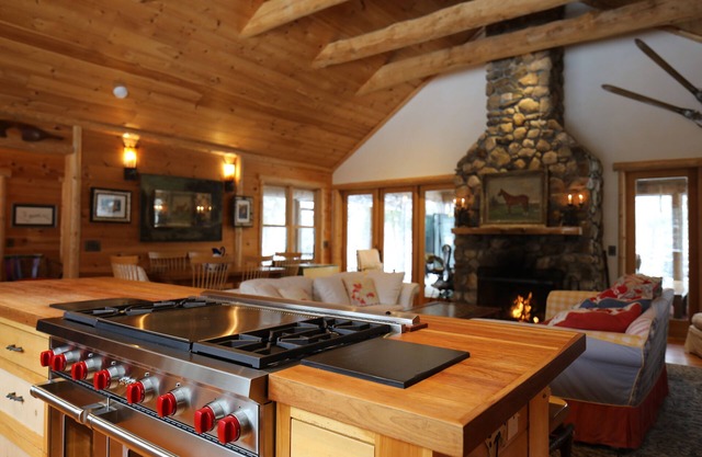 EXCLUSIVE FAMILY COMPOUND. Lake house and 2 cabins on pristine lake