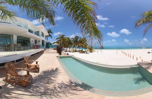 Exclusive & Safe Location: Turquoise Sea w/White Sand Beach NO SEAWEED