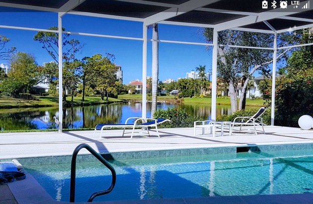 Exclusive Villa - Lakeside, 4 Minutes to Private Beach, Free Wifi