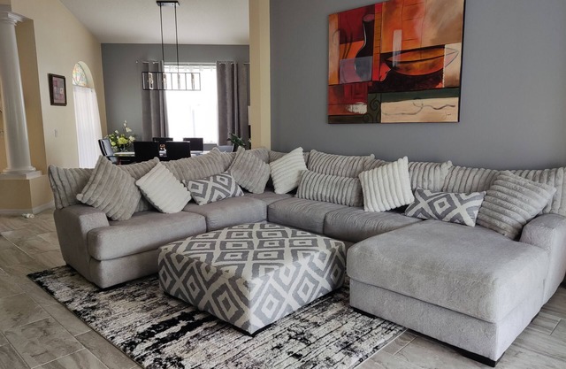 Executive 5/6 Bed Villa with Private Pool, Games Room + Wifi, 12 miles to Disney